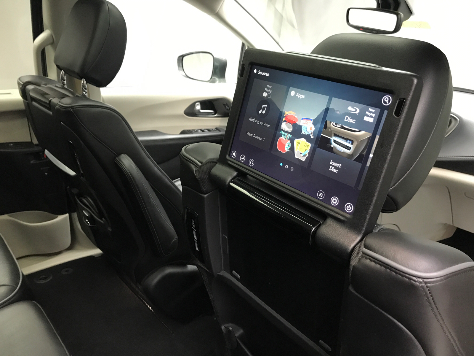 2019 Chrysler Pacifica Limited 28