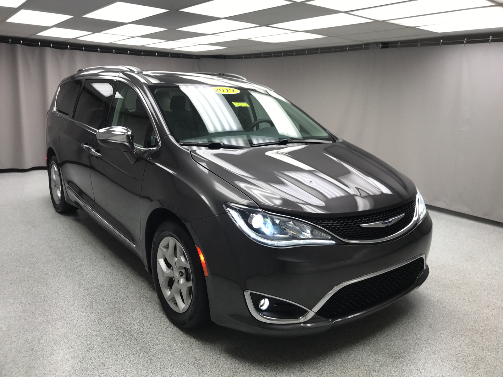 2019 Chrysler Pacifica Limited 32