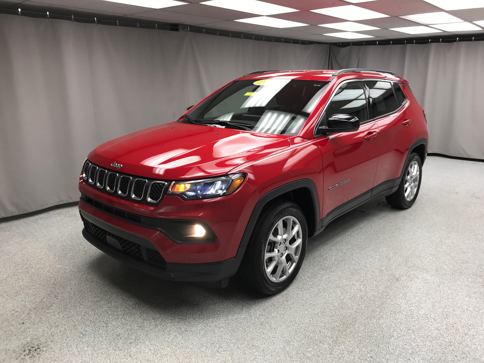 2023 Jeep Compass Latitude Lux 1