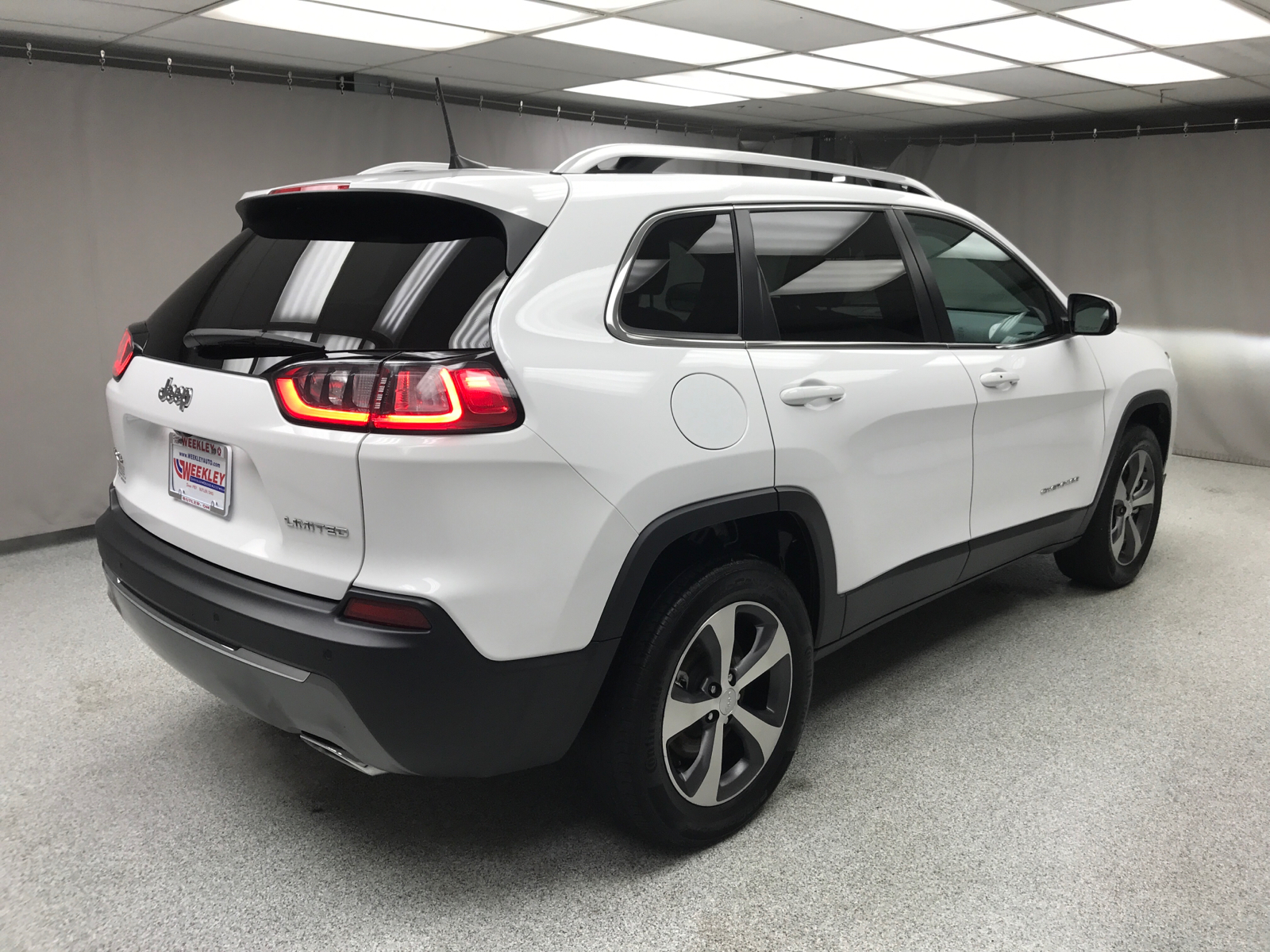 2020 Jeep Cherokee Limited 11