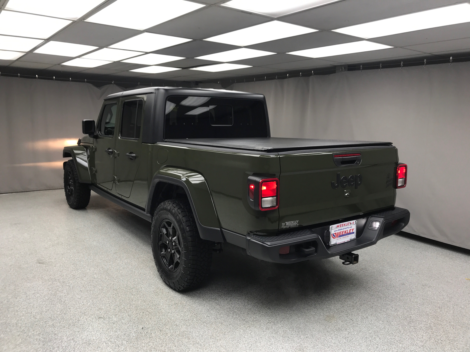 2021 Jeep Gladiator Willys 15