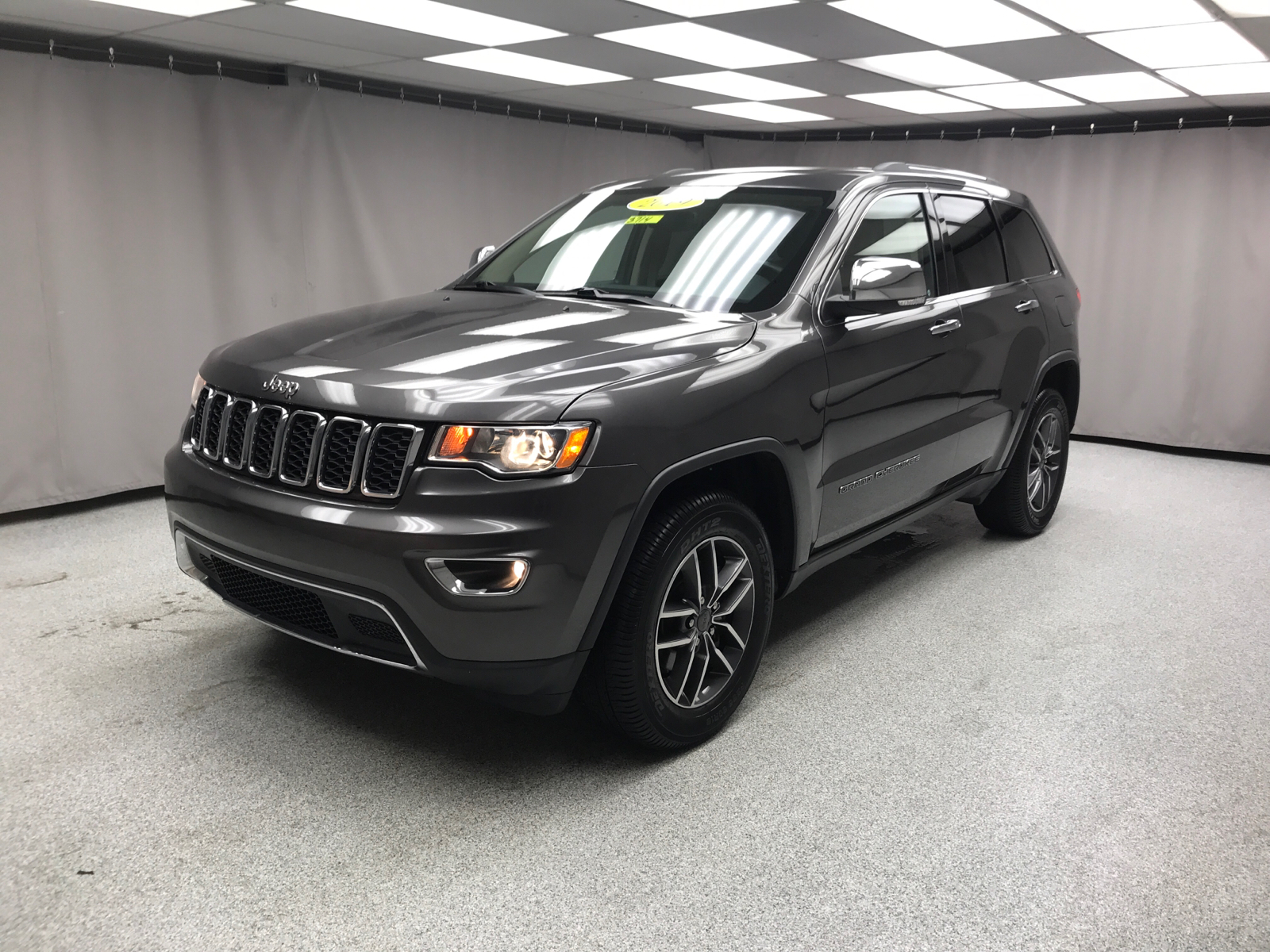 2019 Jeep Grand Cherokee Limited 1