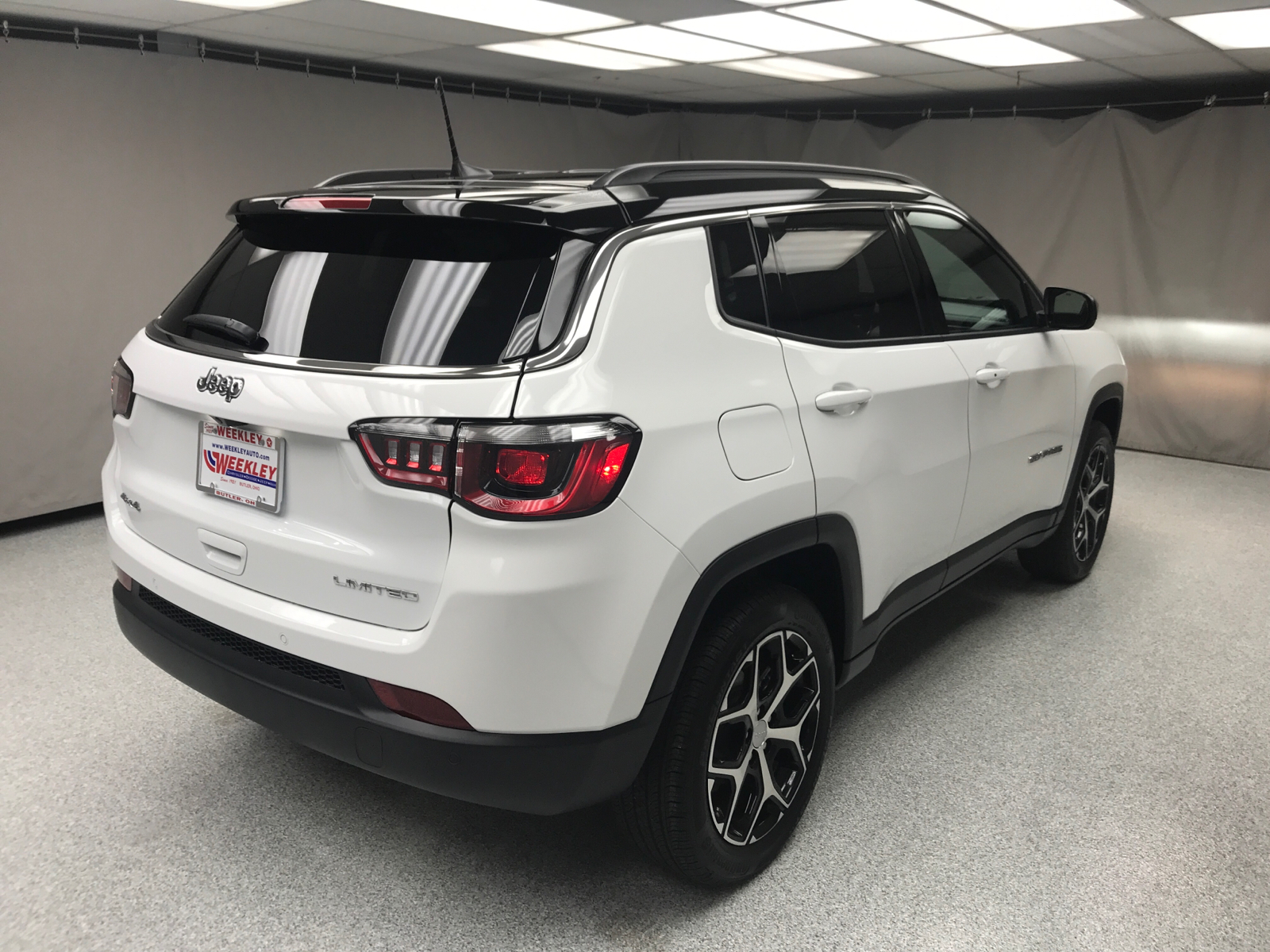2024 Jeep Compass Limited 16