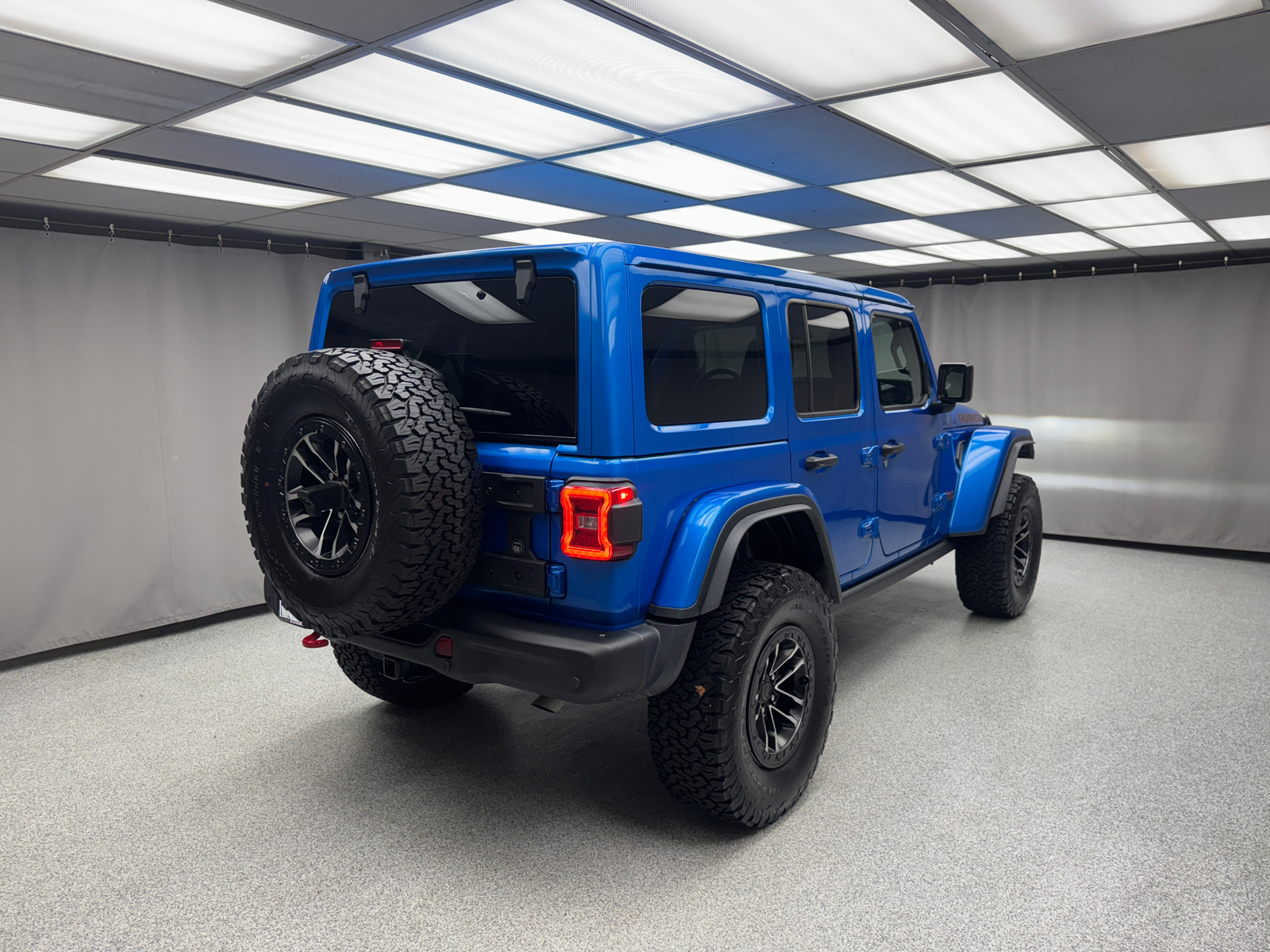 2024 Jeep Wrangler Rubicon X 3