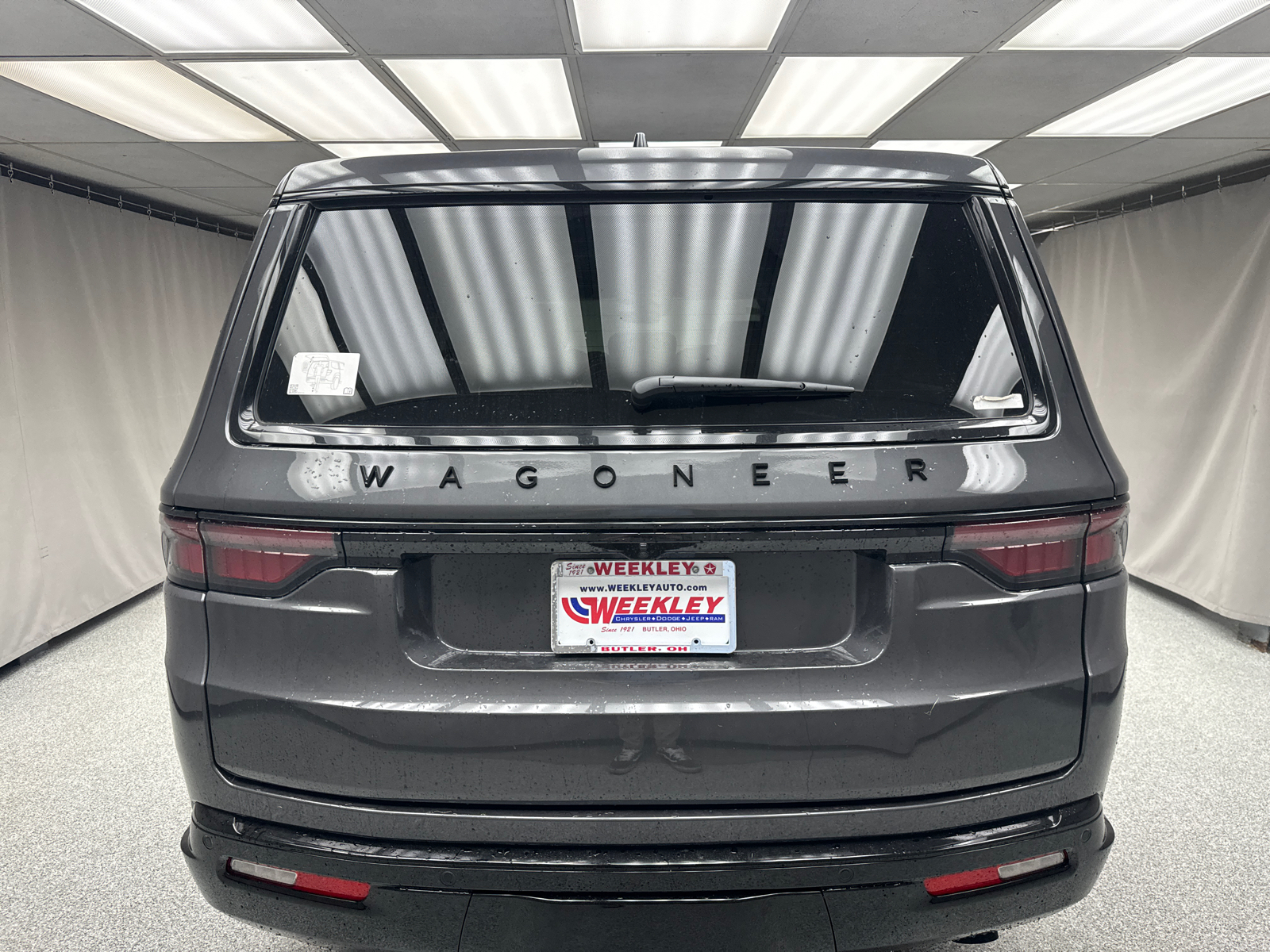 2024 Jeep Wagoneer L Series II Carbide 3