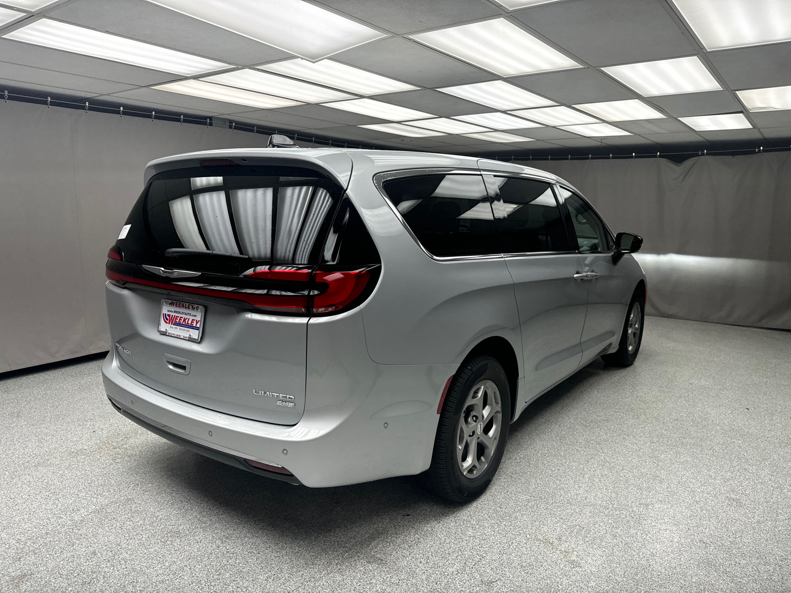 2024 Chrysler Pacifica Limited 4