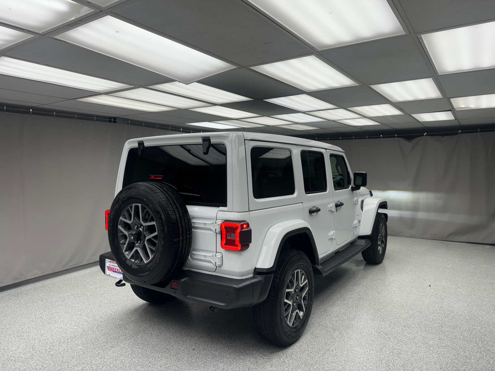 2024 Jeep Wrangler Sahara 4