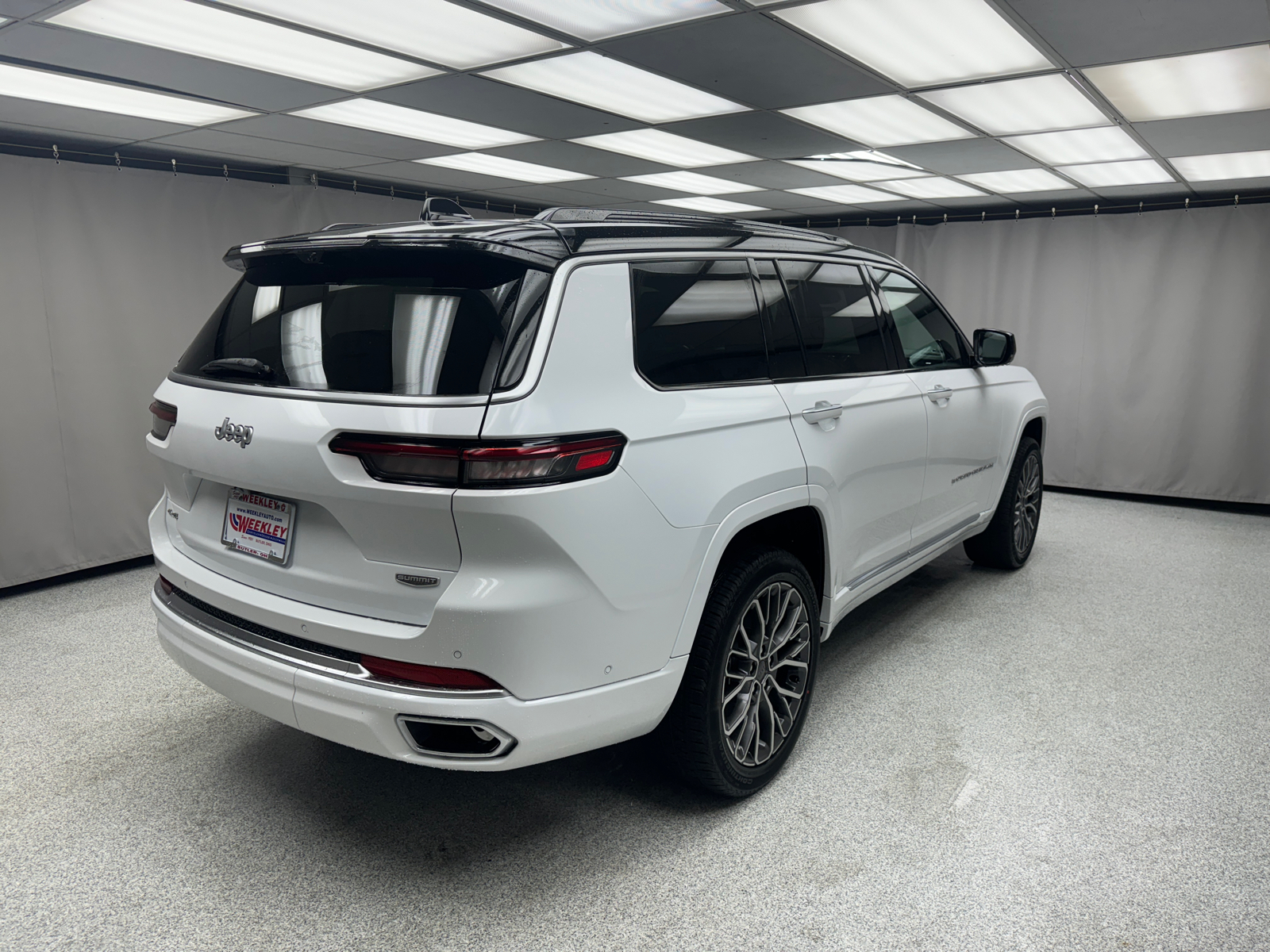 2025 Jeep Grand Cherokee L Summit Reserve 4