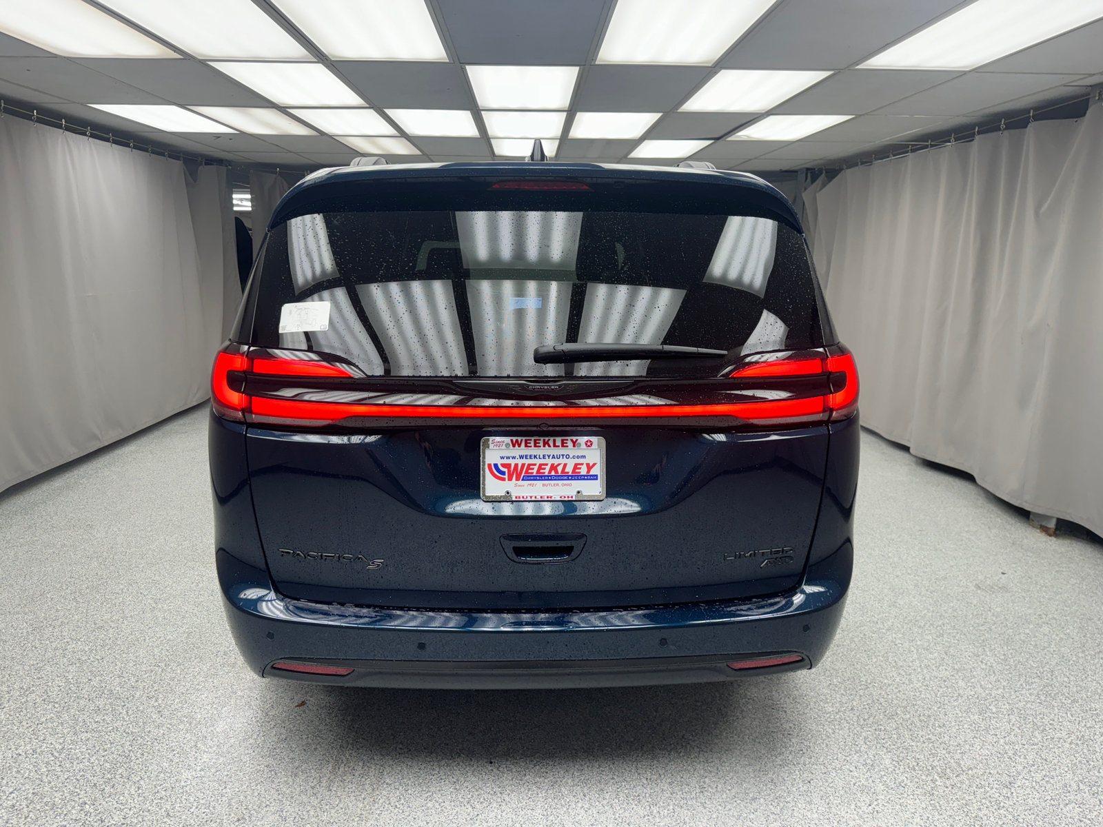 2025 Chrysler Pacifica Limited 3