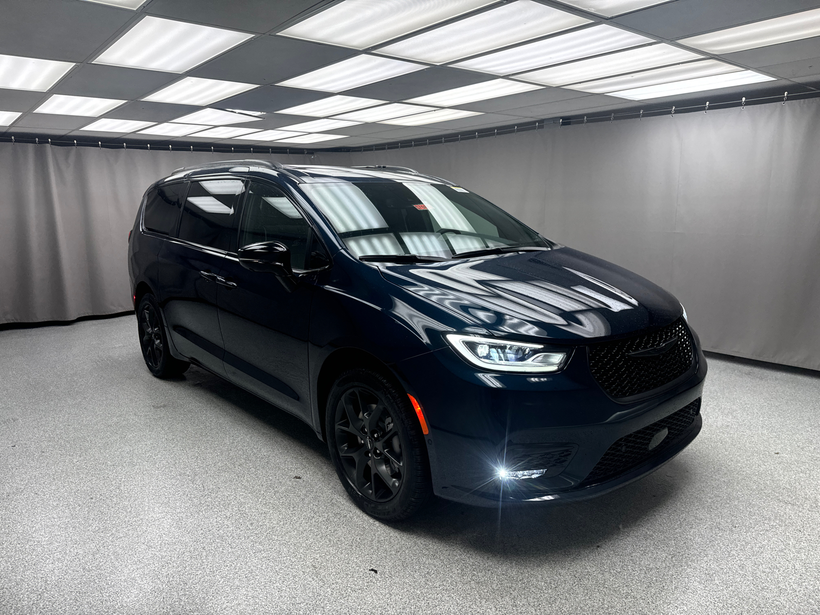 2025 Chrysler Pacifica Limited 5