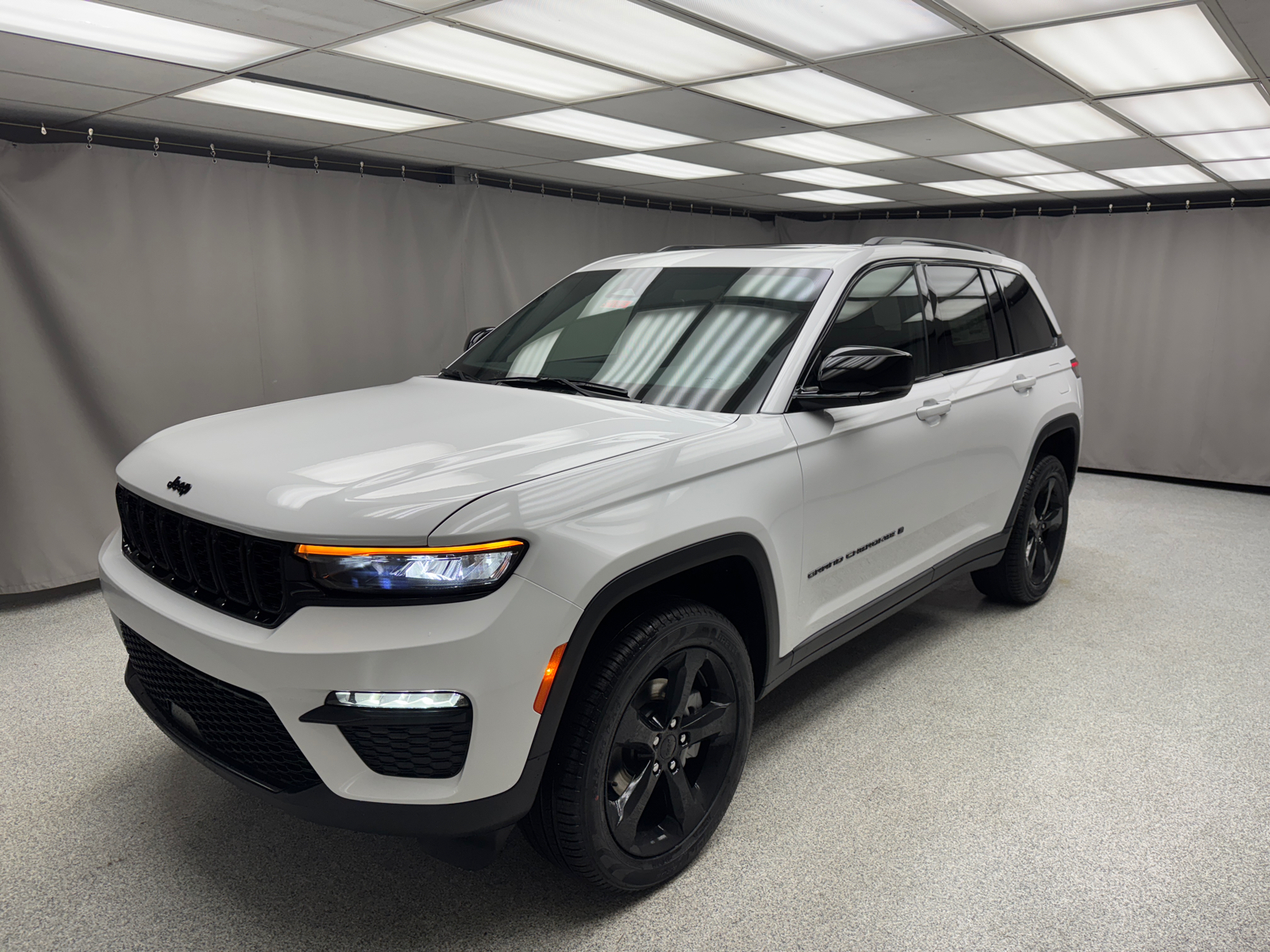 2025 Jeep Grand Cherokee Limited 1