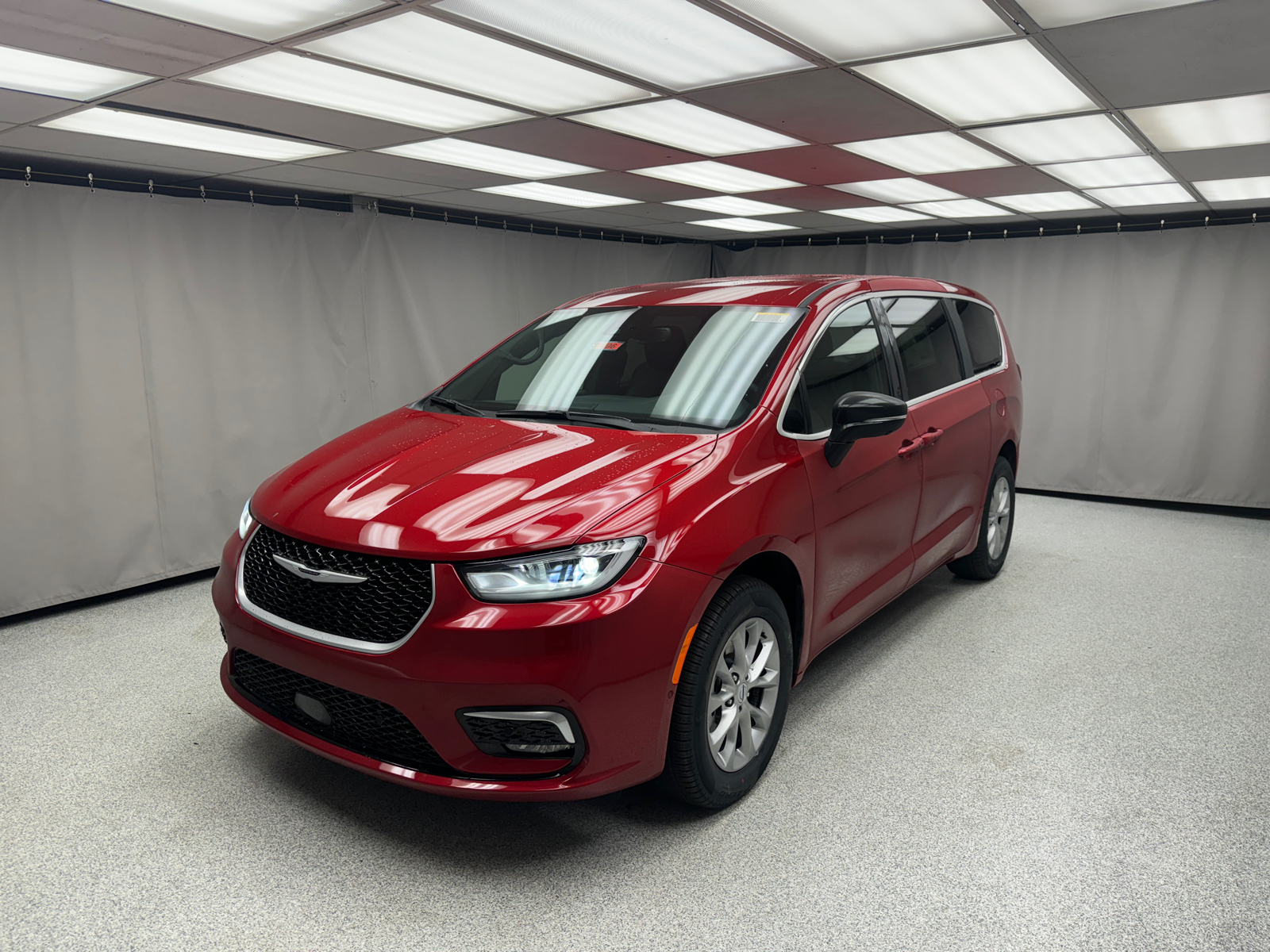 2025 Chrysler Pacifica Select 1