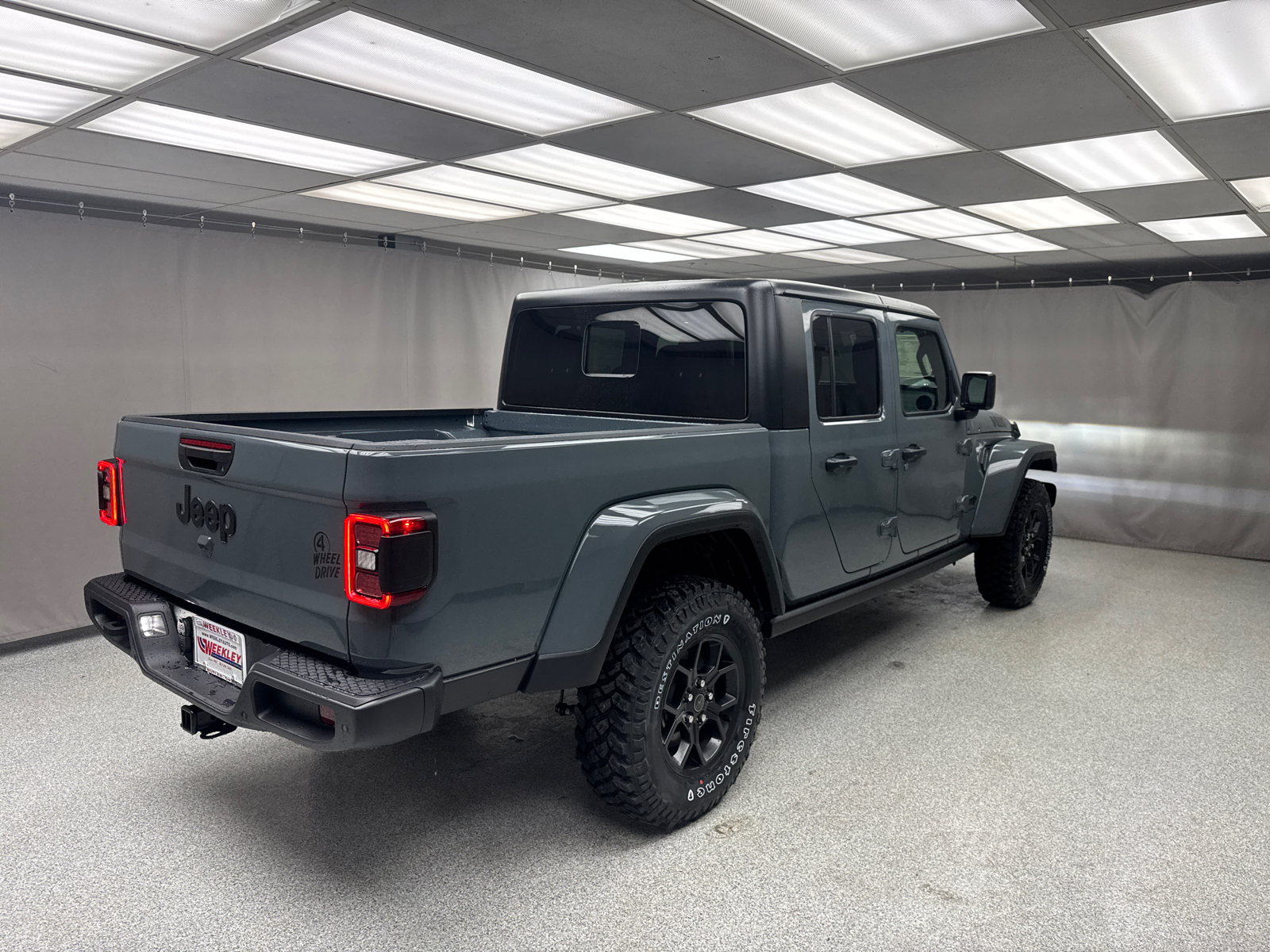 2025 Jeep Gladiator Willys 4