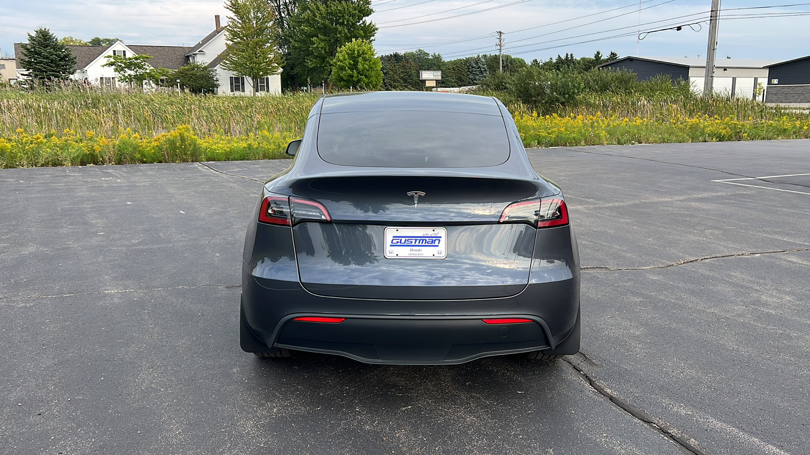 2023 Tesla Model Y  4