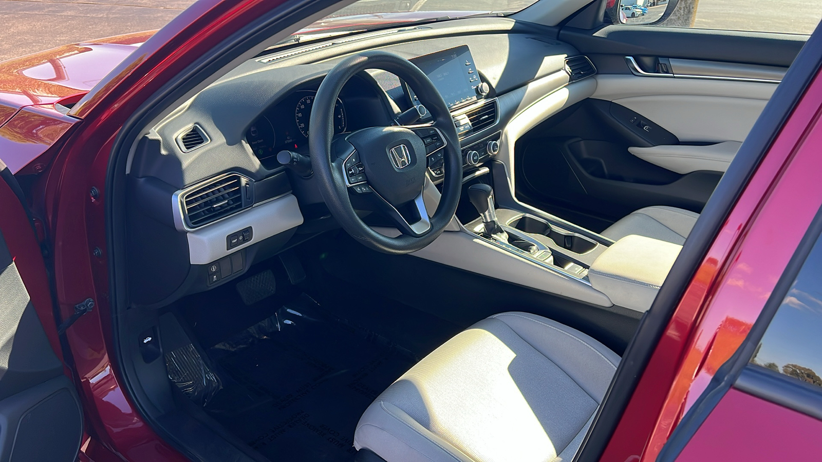 2018 Honda Accord Sedan LX 1.5T 26