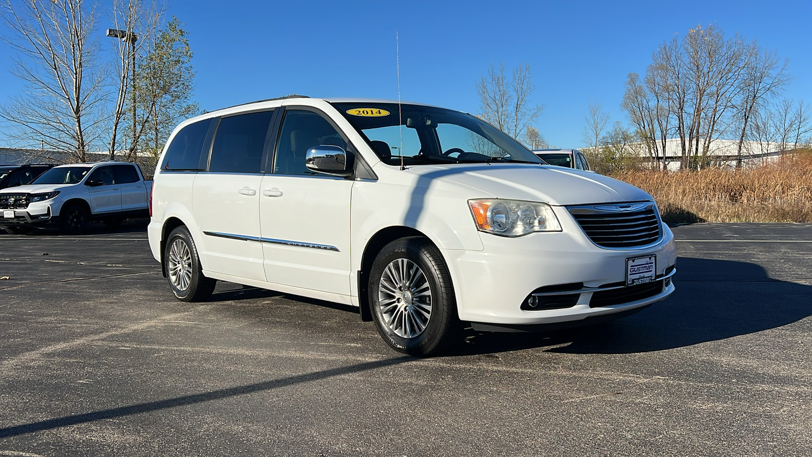 2014 Chrysler Town Country Touring-L 1