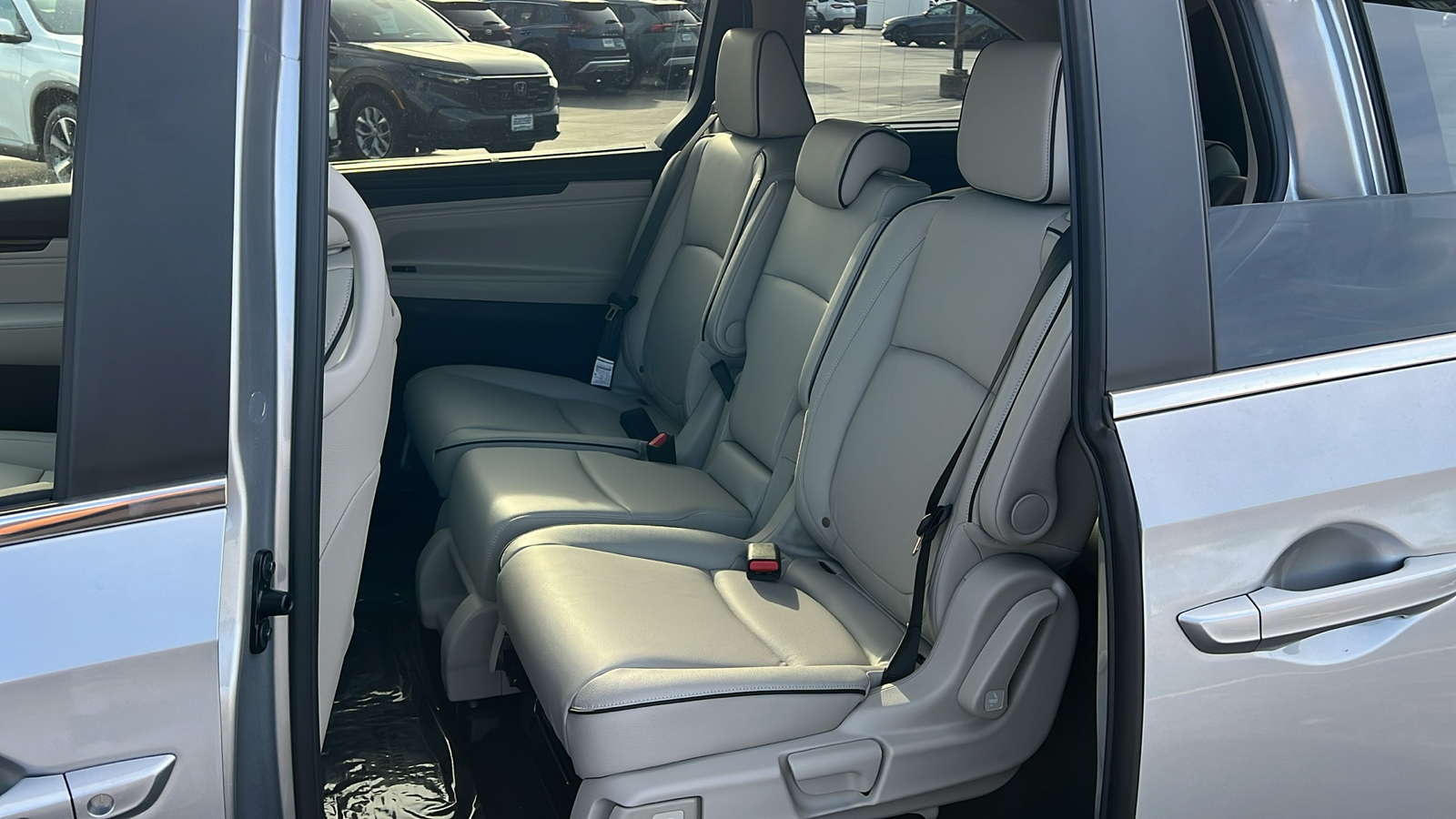 2025 Honda Odyssey Touring 30