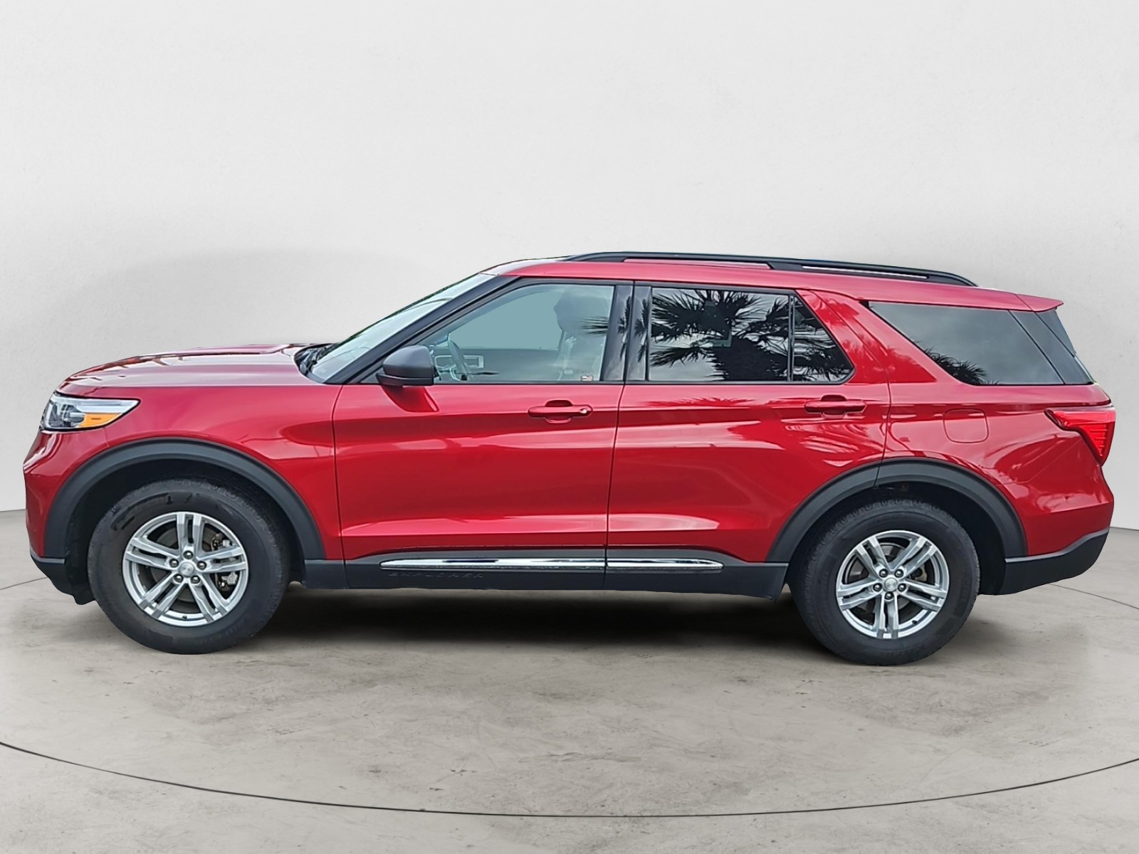 2021 Ford Explorer XLT 2