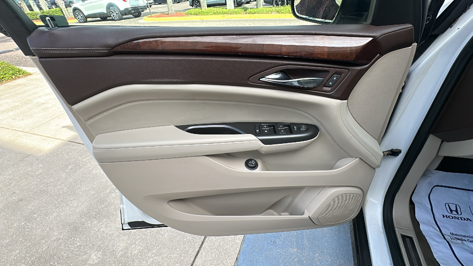 2012 Cadillac SRX Premium 11