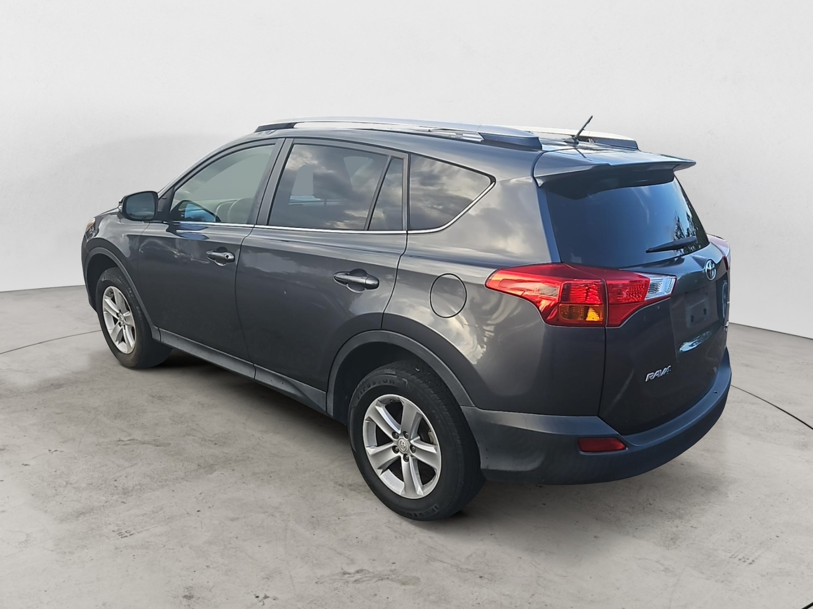 2013 Toyota RAV4 XLE 3