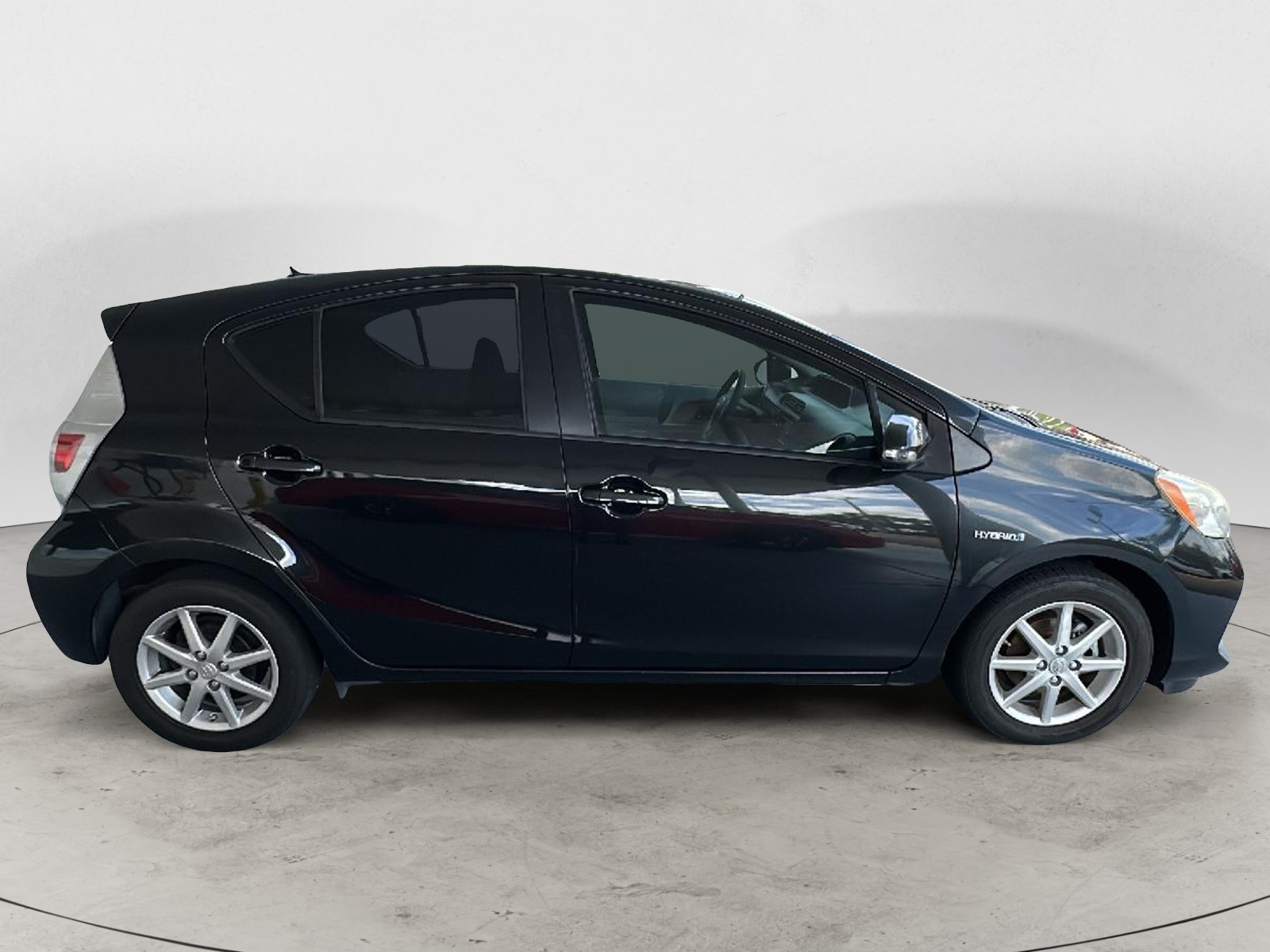 2014 Toyota Prius c Four 8