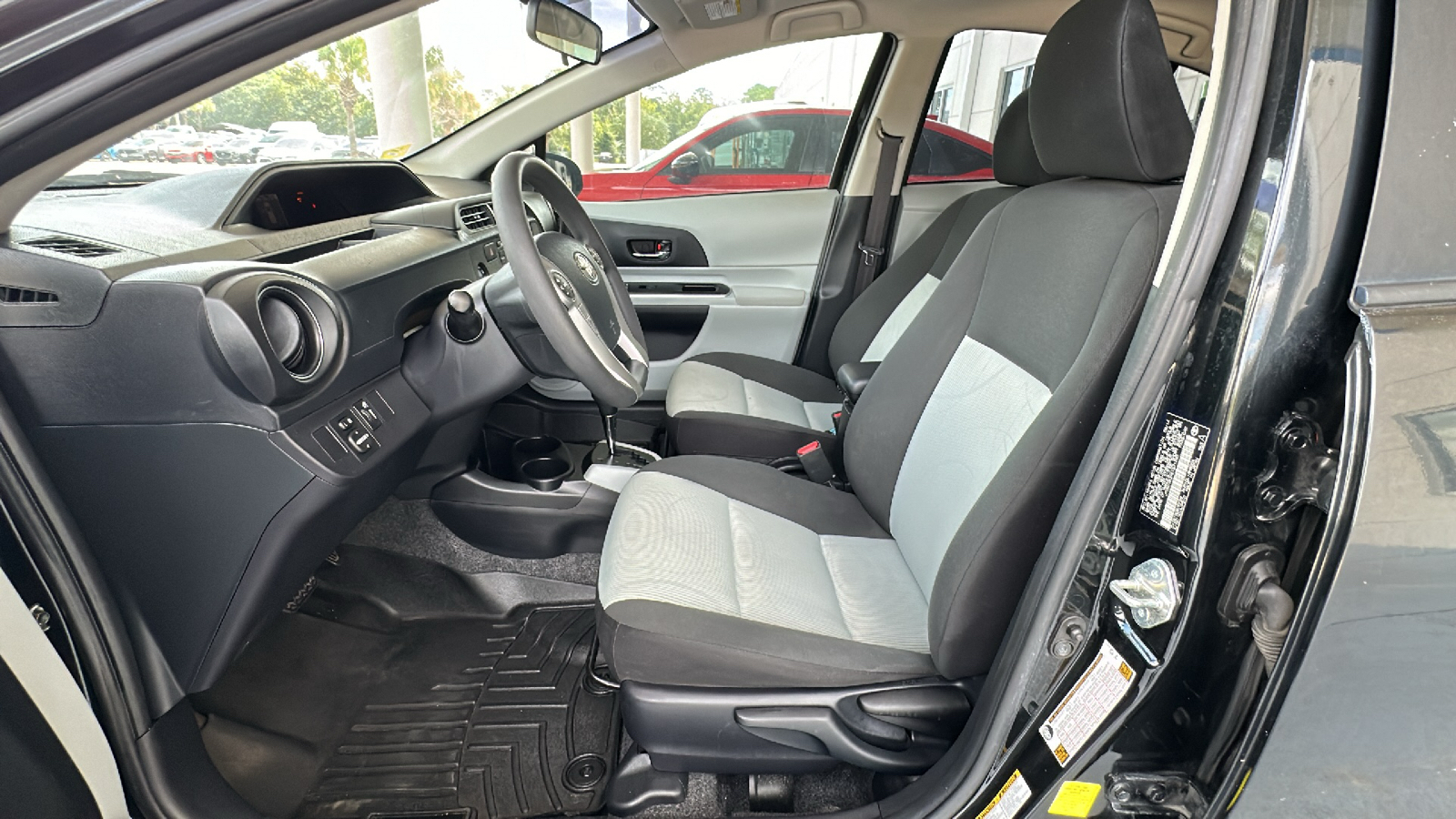 2014 Toyota Prius c Four 15