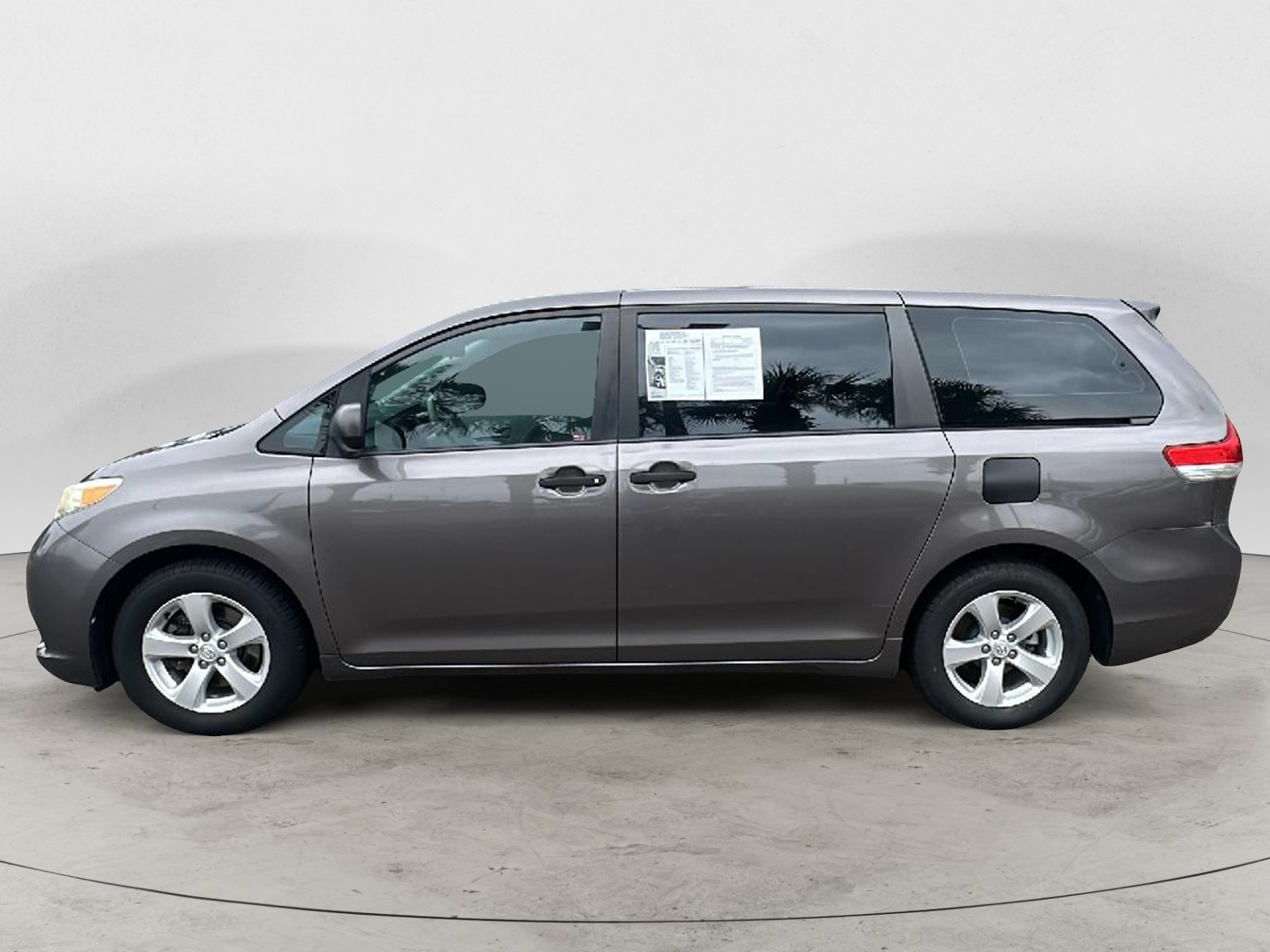 2014 Toyota Sienna L 4