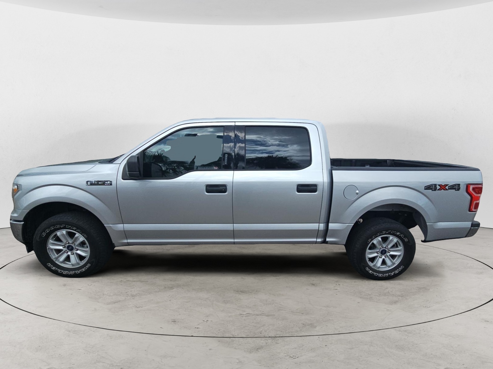 2019 Ford F-150 XLT 2