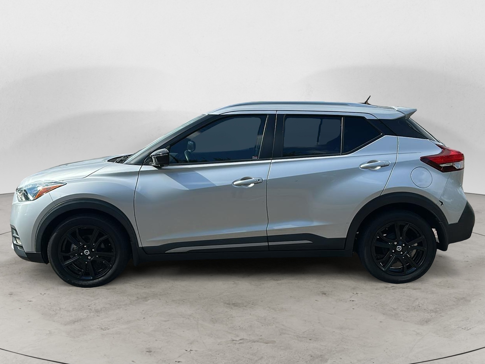 2020 Nissan Kicks SR 2