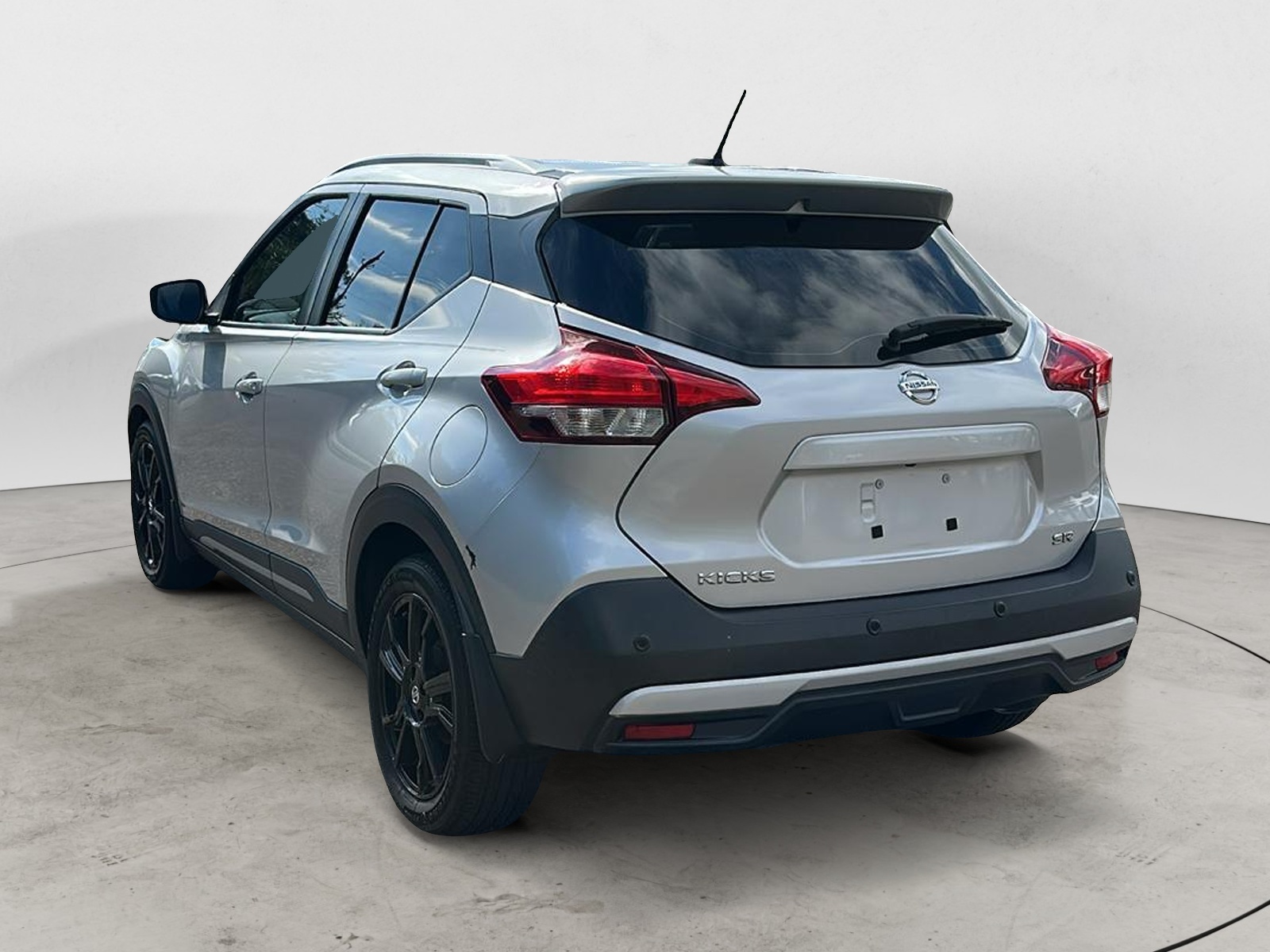 2020 Nissan Kicks SR 3