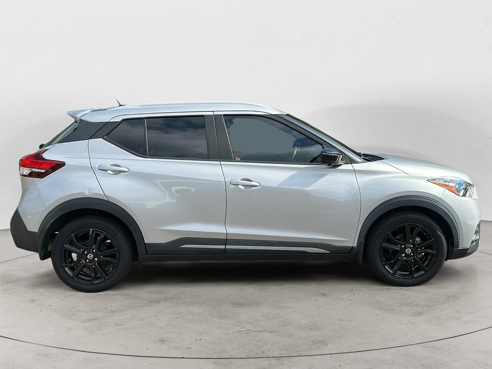 2020 Nissan Kicks SR 6