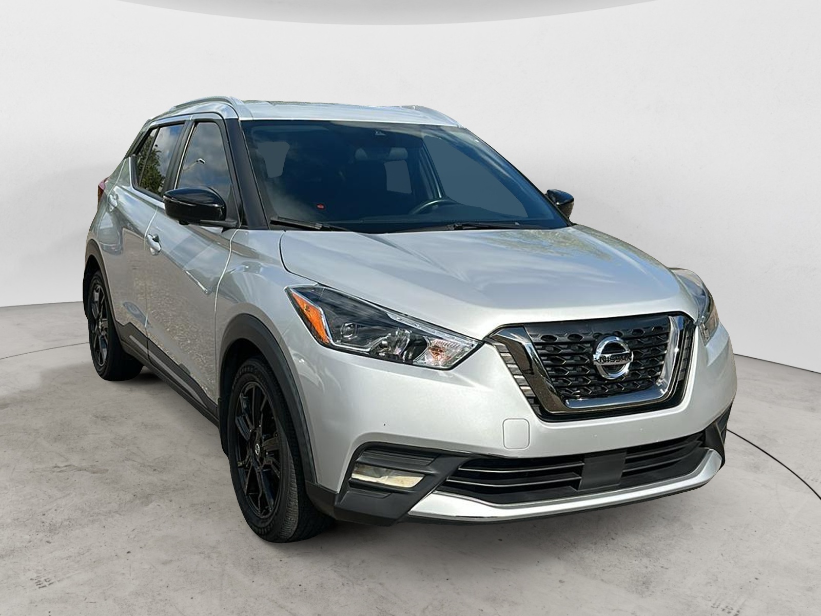 2020 Nissan Kicks SR 8