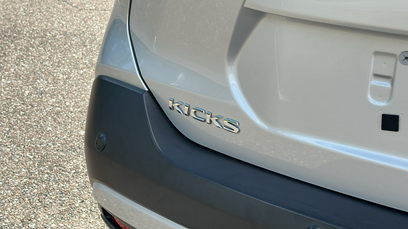 2020 Nissan Kicks SR 20