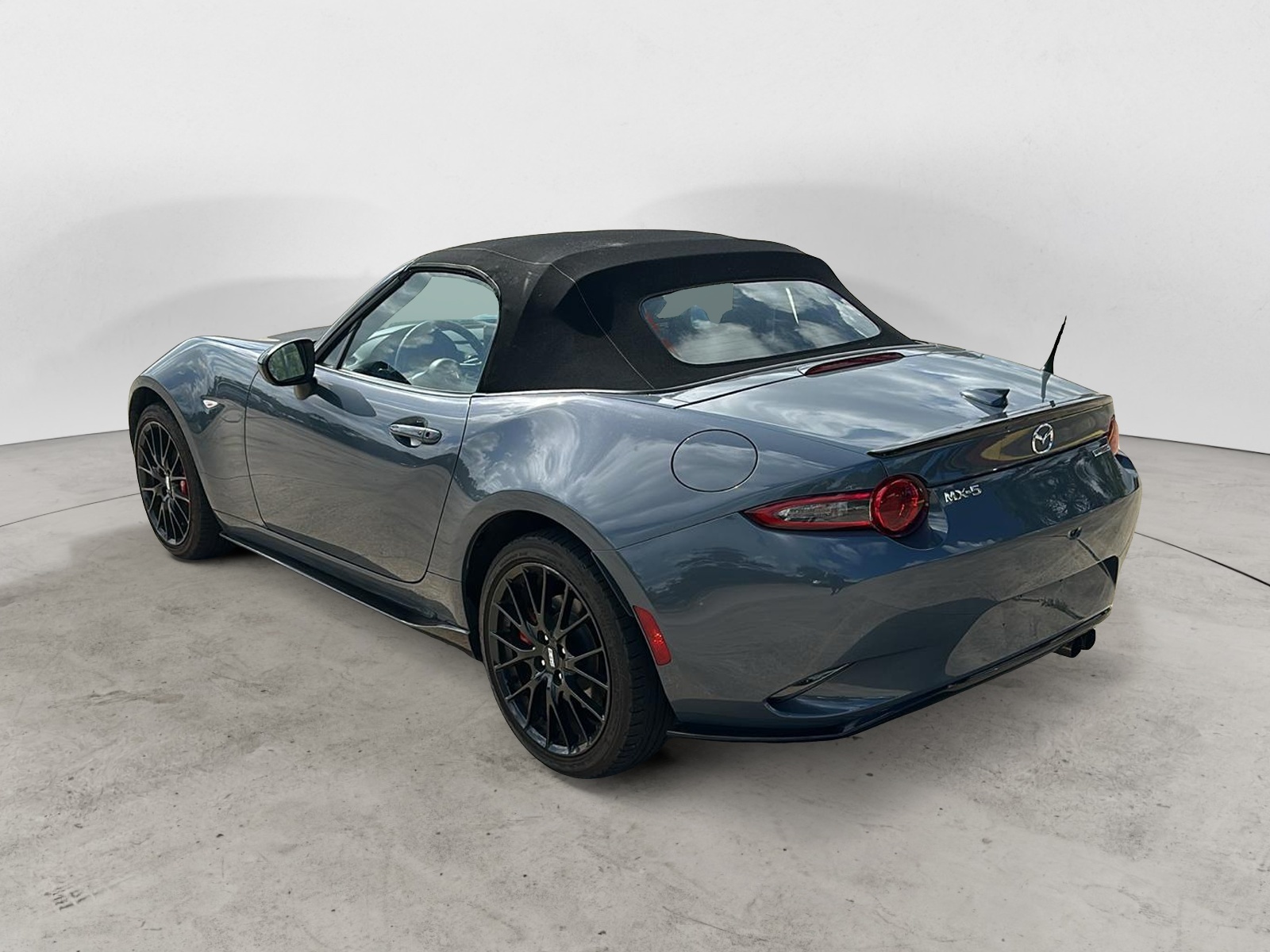 2021 Mazda MX-5 Miata Club 2