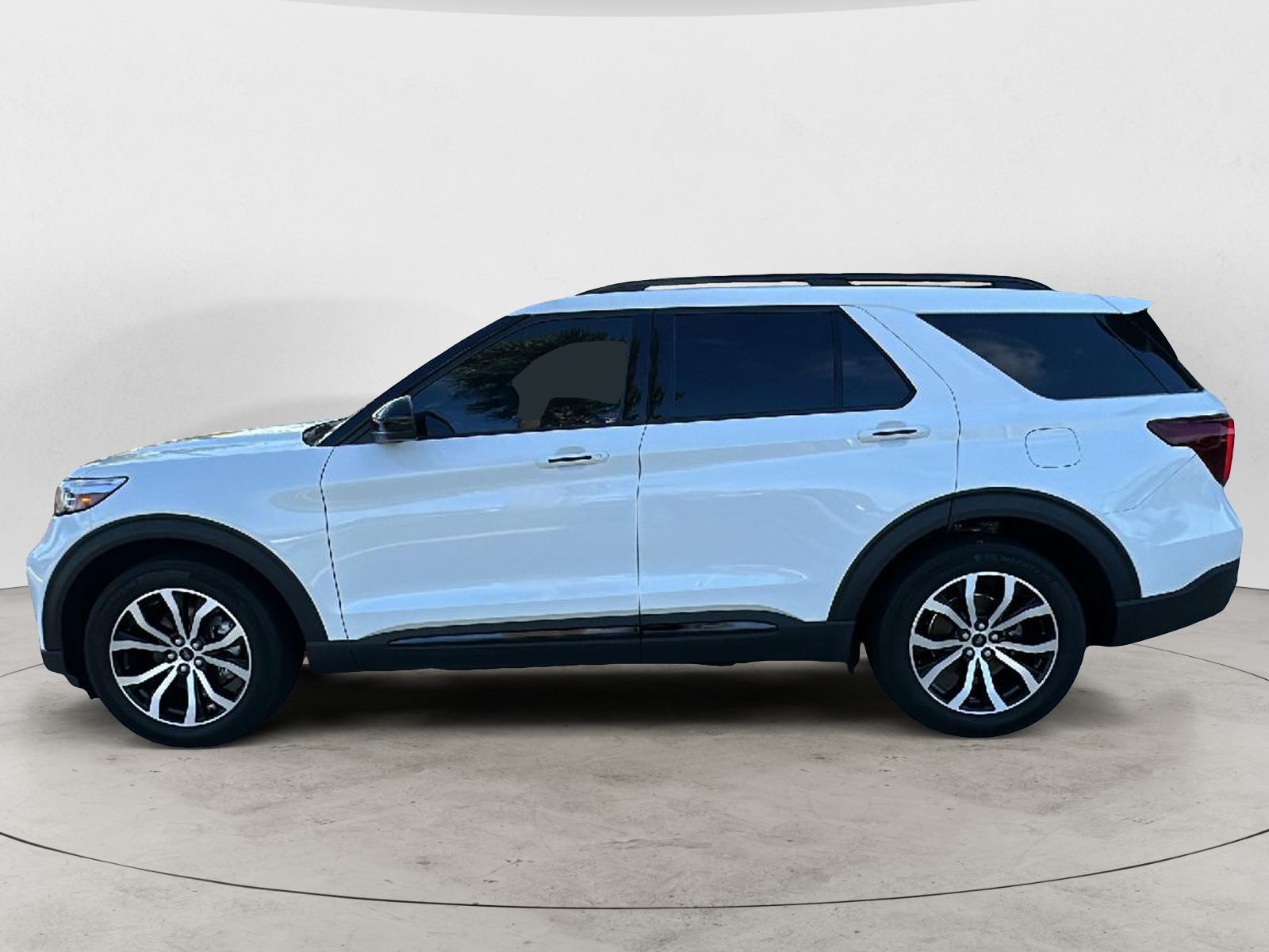 2022 Ford Explorer ST 4