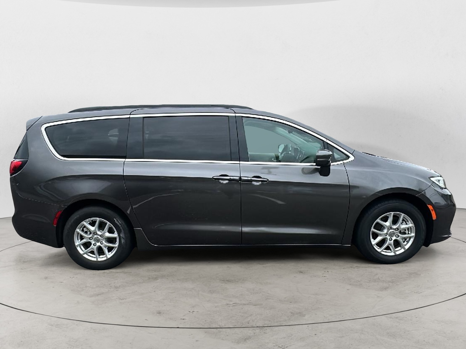 2022 Chrysler Pacifica Touring L 8