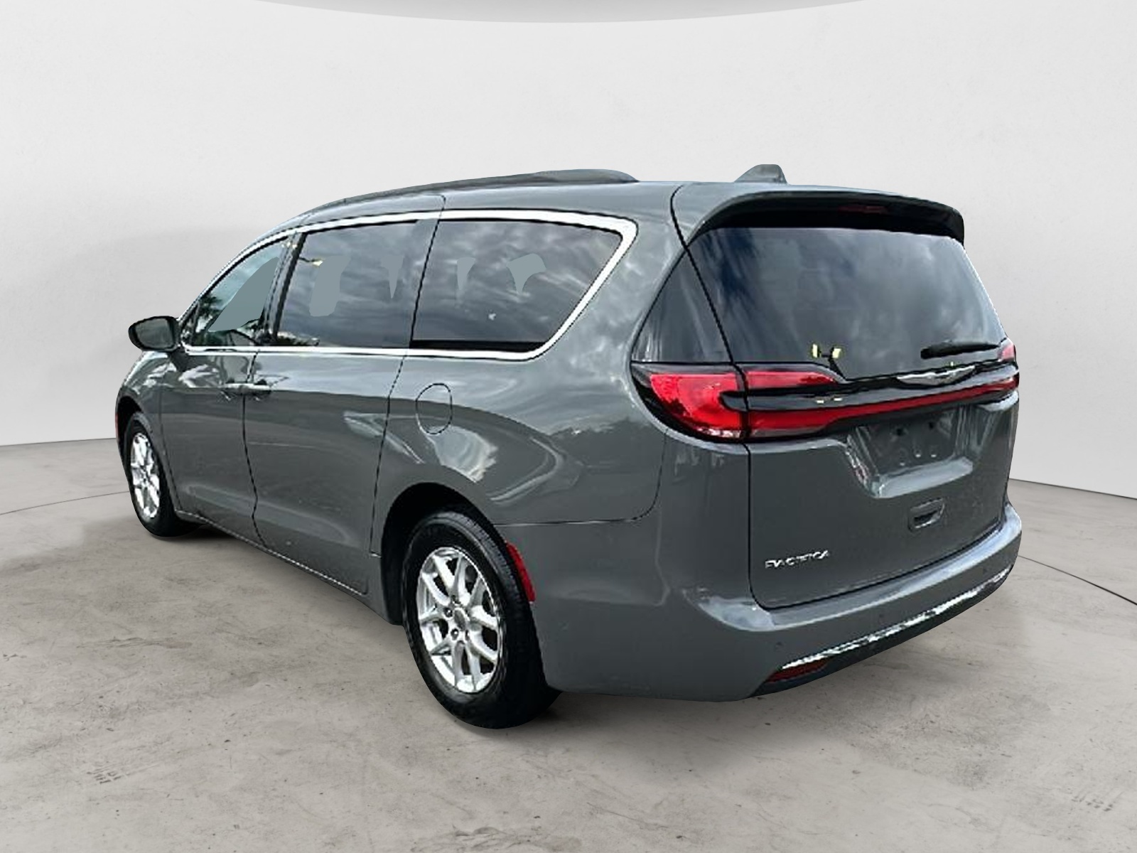 2022 Chrysler Pacifica Touring L 3