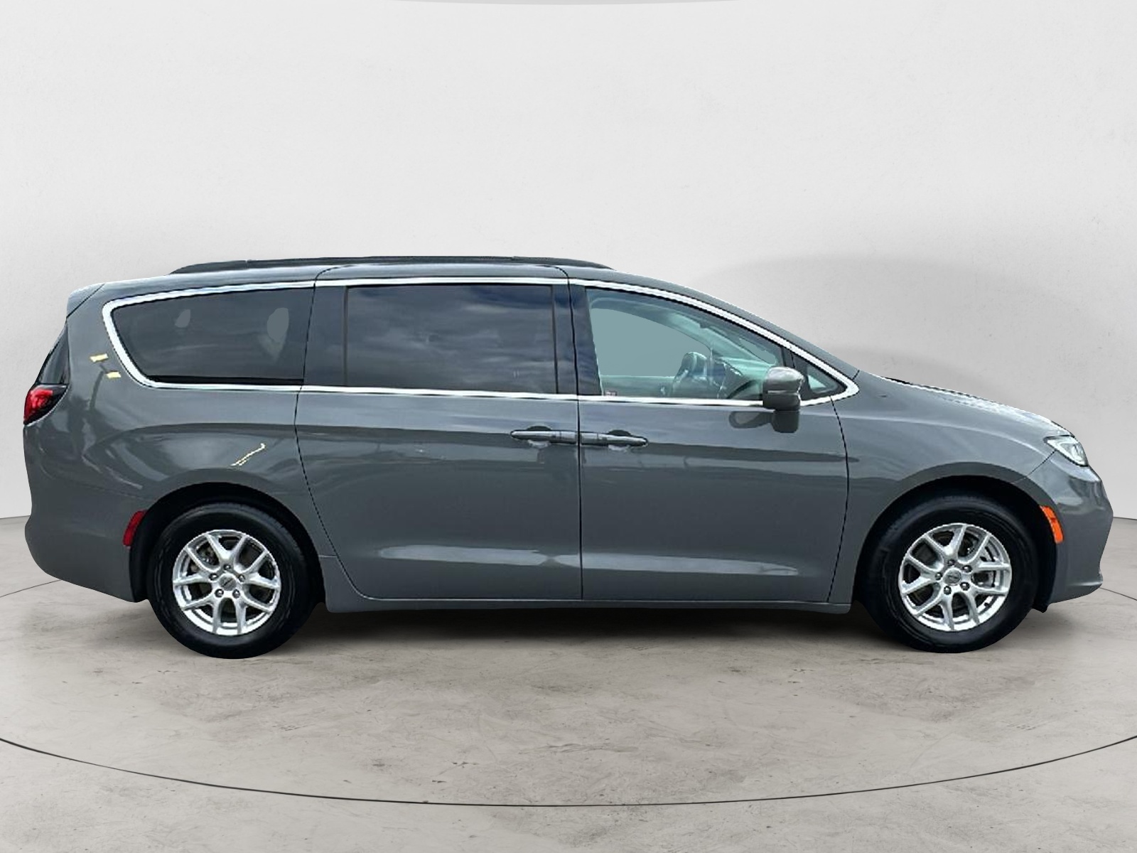 2022 Chrysler Pacifica Touring L 6