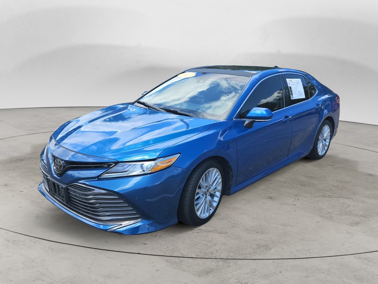 2019 Toyota Camry SE 3