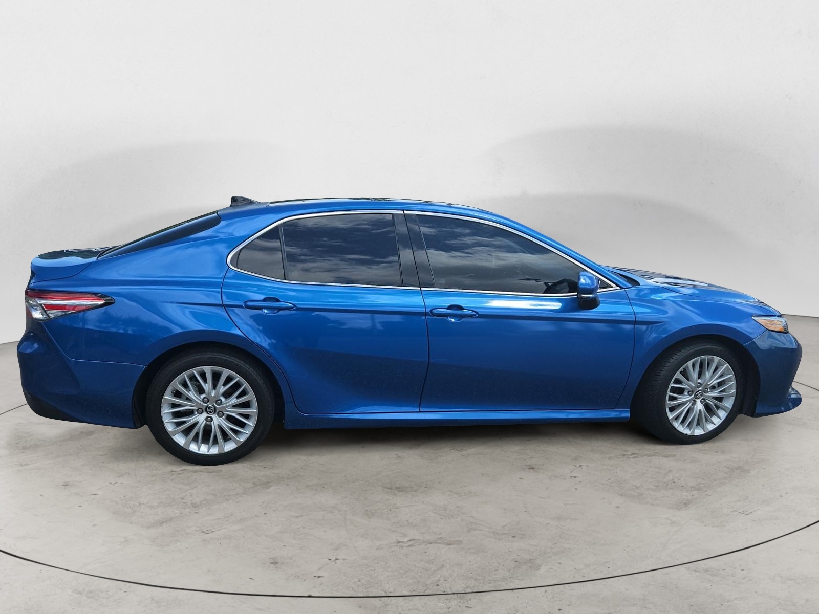 2019 Toyota Camry SE 8