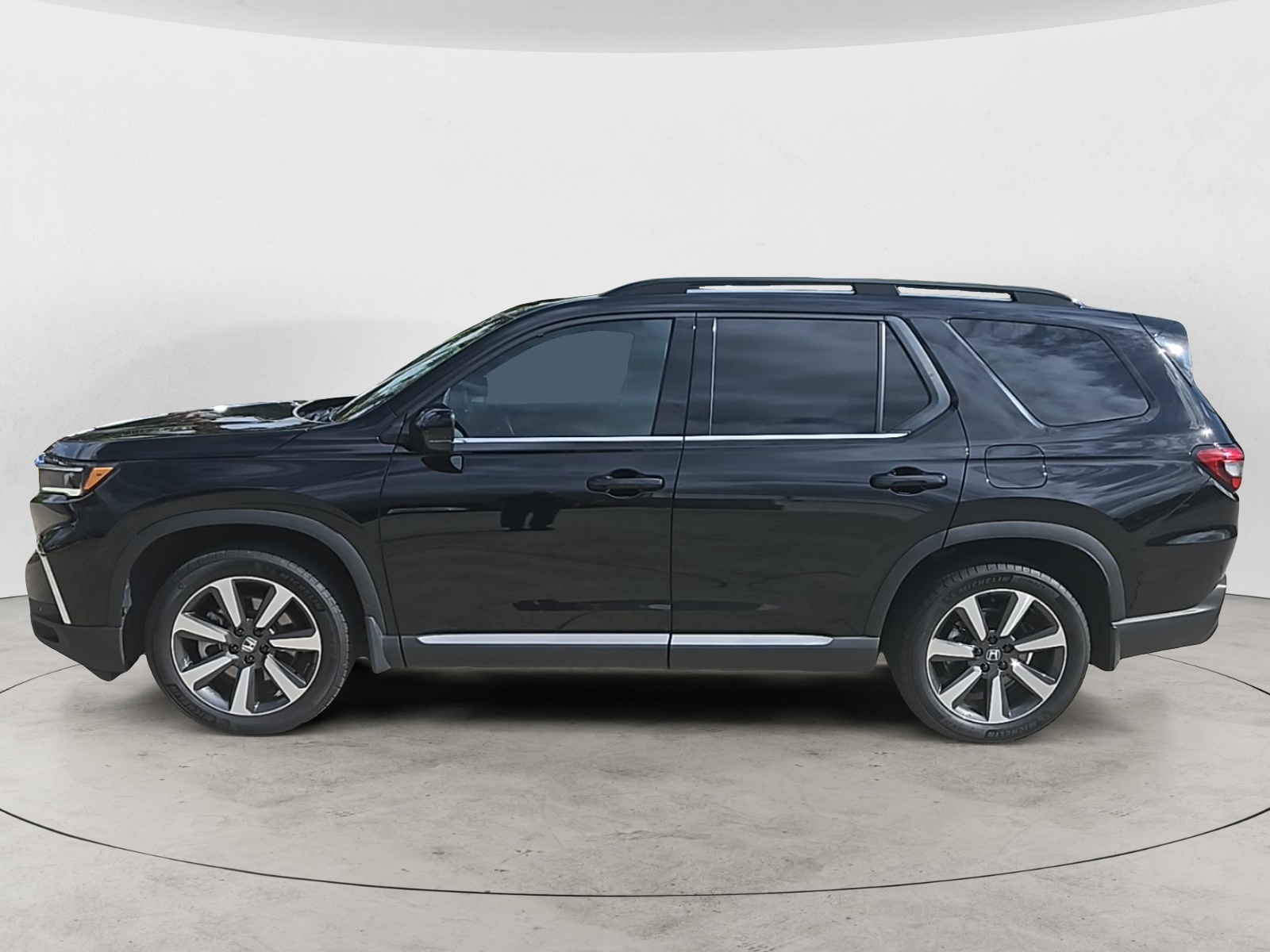 2024 Honda Pilot Touring 2