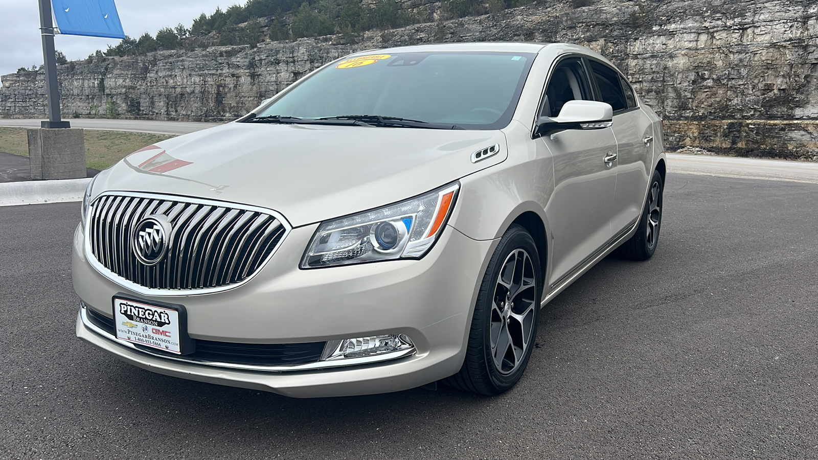 2016 Buick LaCrosse Sport Touring 3