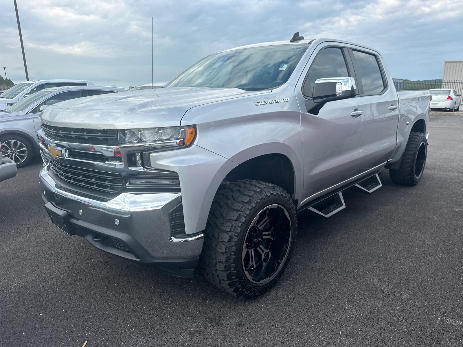 2019 Chevrolet Silverado 1500 LT 2