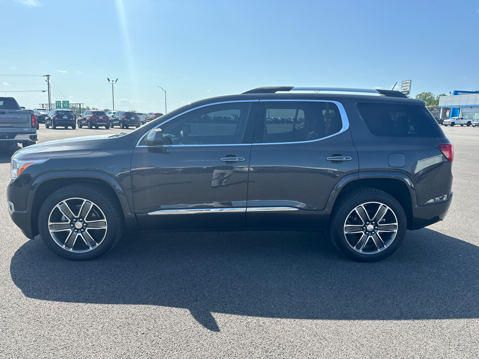 2017 GMC Acadia Denali 2