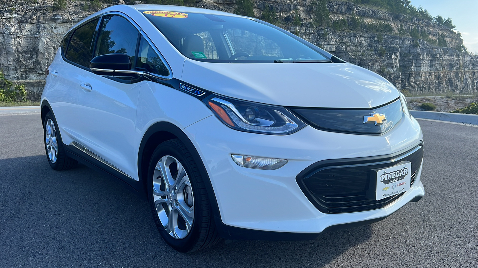 2017 Chevrolet Bolt EV LT 1