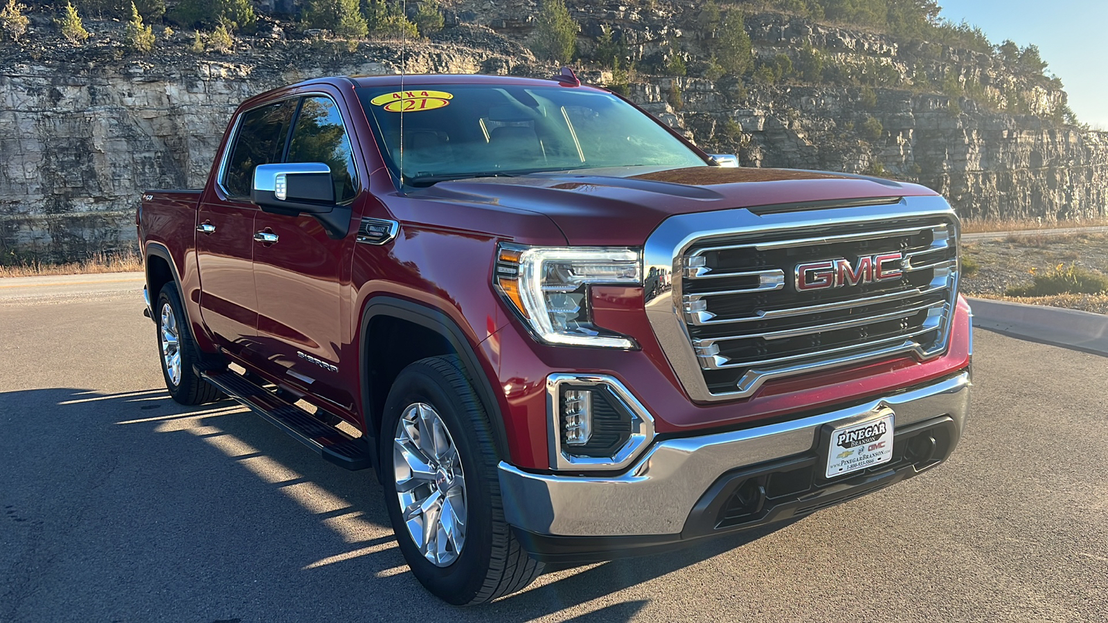 2021 GMC Sierra 1500 SLT 1