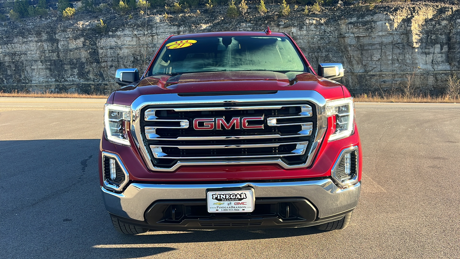 2021 GMC Sierra 1500 SLT 2