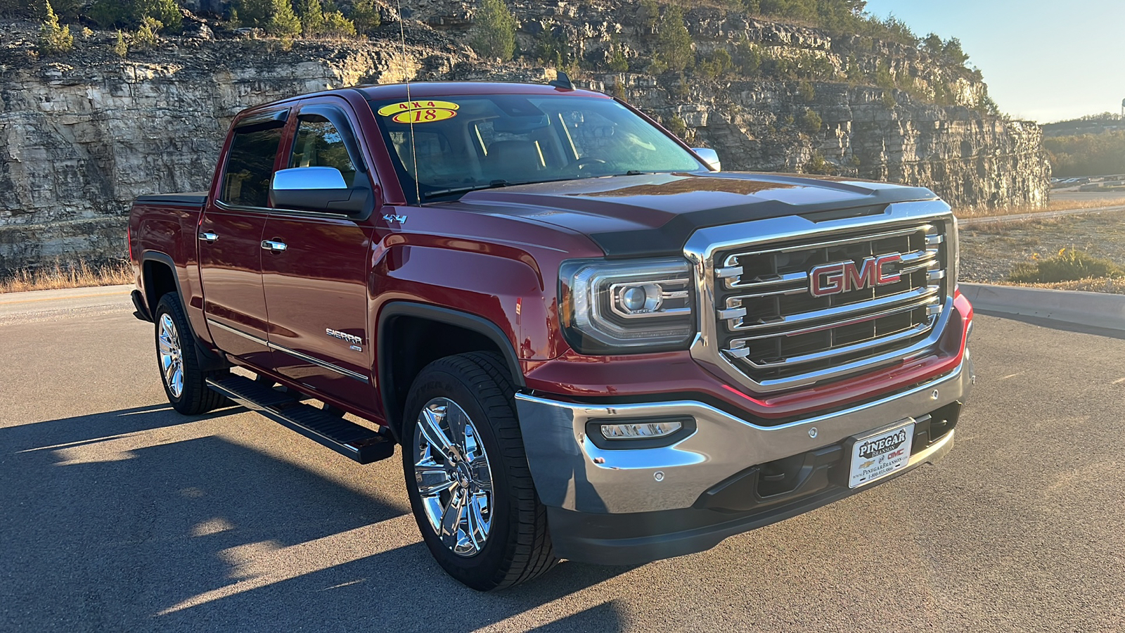 2018 GMC Sierra 1500 SLT 1