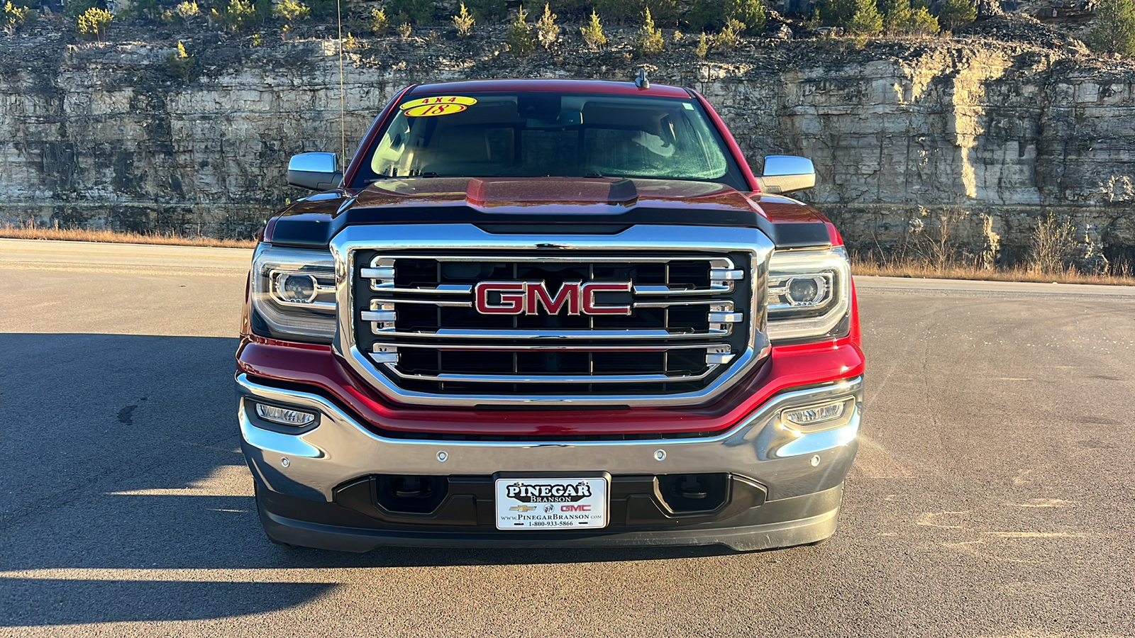 2018 GMC Sierra 1500 SLT 2