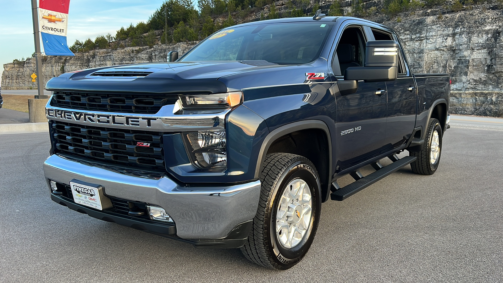 2022 Chevrolet Silverado 2500 LT 3